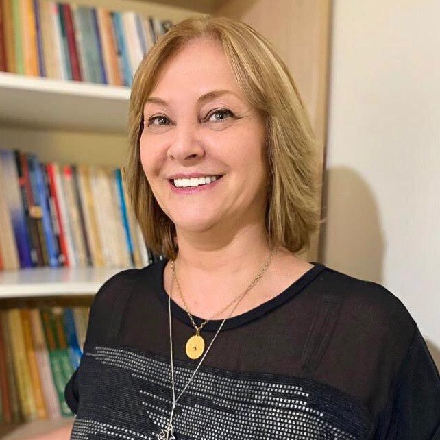 Professora Mestra Cléo Melo